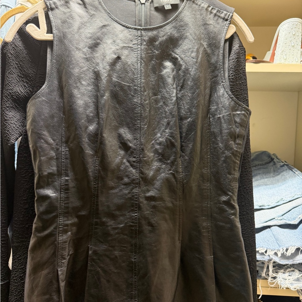 Theory women Sleeveless Leather top  - Black..leather in front jersey sip back